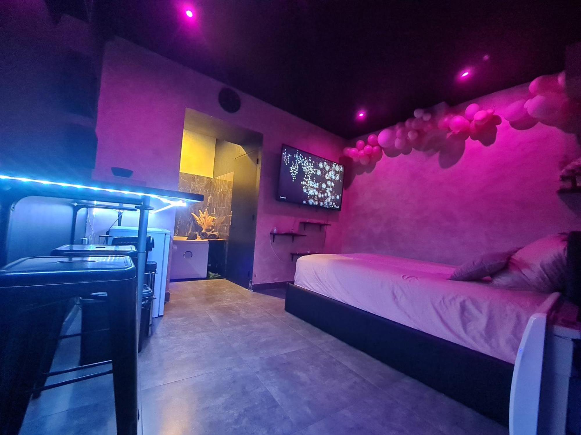Love Room Spa Jacuzzi Lyon Exterior photo